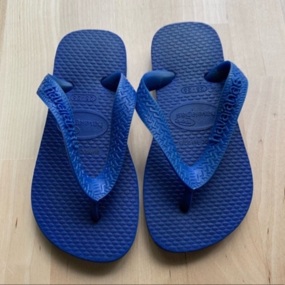 Havaianas kids marine blue flip flops, size 9/10 - Picture 2 of 5